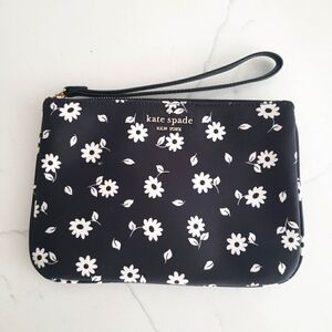 Kate Spade Chelsea Daisy Print Nylon Wristlet New